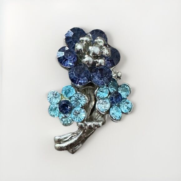 Unbranded Jewelry - Vintage Rhinestone Flower Brooch Blue Floral Bouquet Silver Two Tone Small